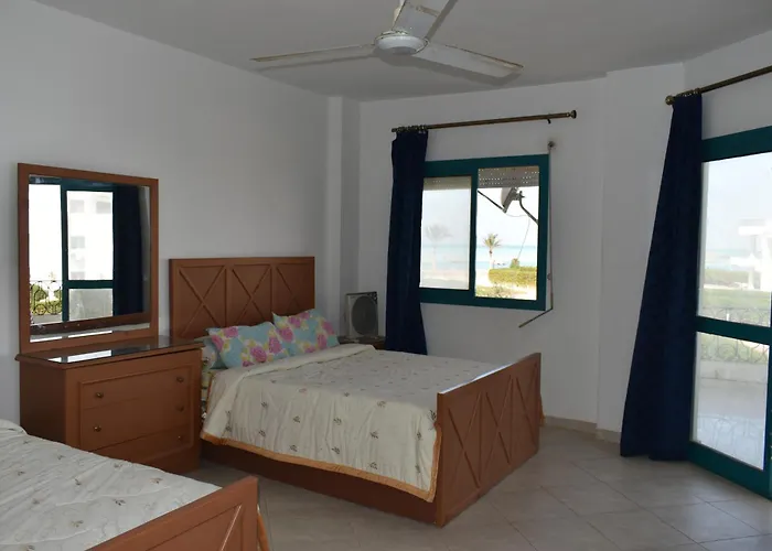 Apartment Golden 2 شالية على البحر قرية جولدن بيتش 2 راس سدر