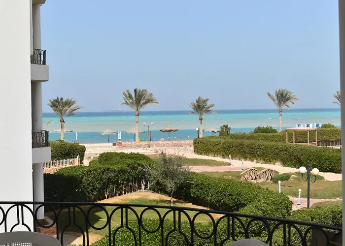 Apartment Golden 2 شالية على البحر قرية جولدن بيتش 2 راس سدر *